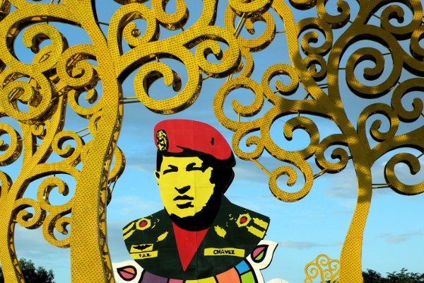 Auch Hugo Chavez passt zum Trubel