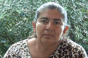 Flor de Maria Avellan, Straßenverkäuferin