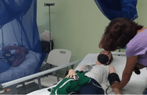 mit Dengue-Fieber im Krankenhaus