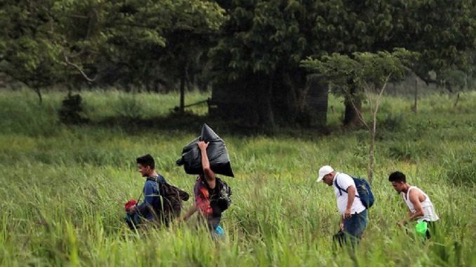 Migranten auf dem Weg